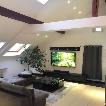 Cozy 120M² Apartment With 3 Bedrooms And 1 Home Cinema Useldange Bagian luar foto