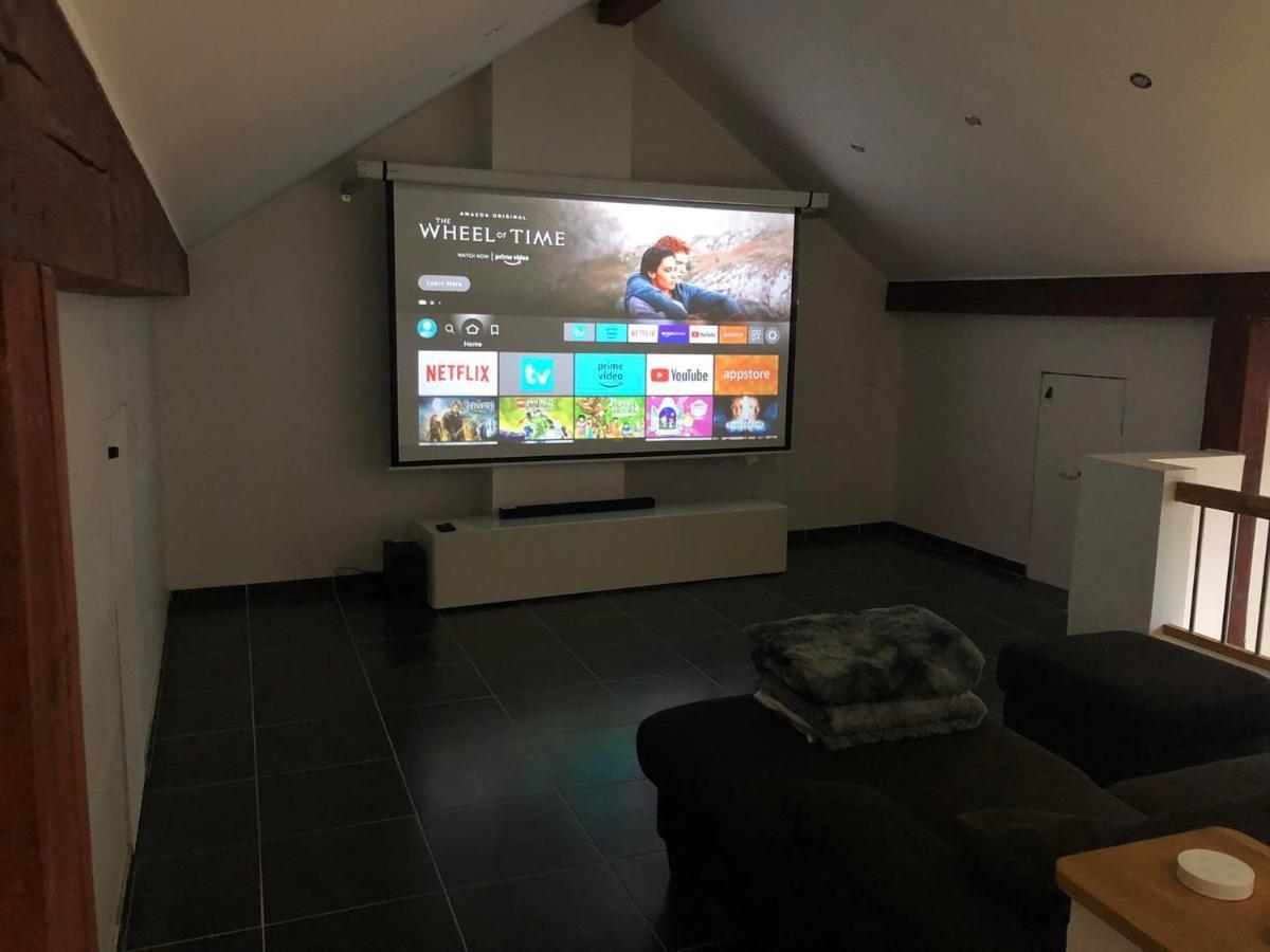 Cozy 120M² Apartment With 3 Bedrooms And 1 Home Cinema Useldange Bagian luar foto