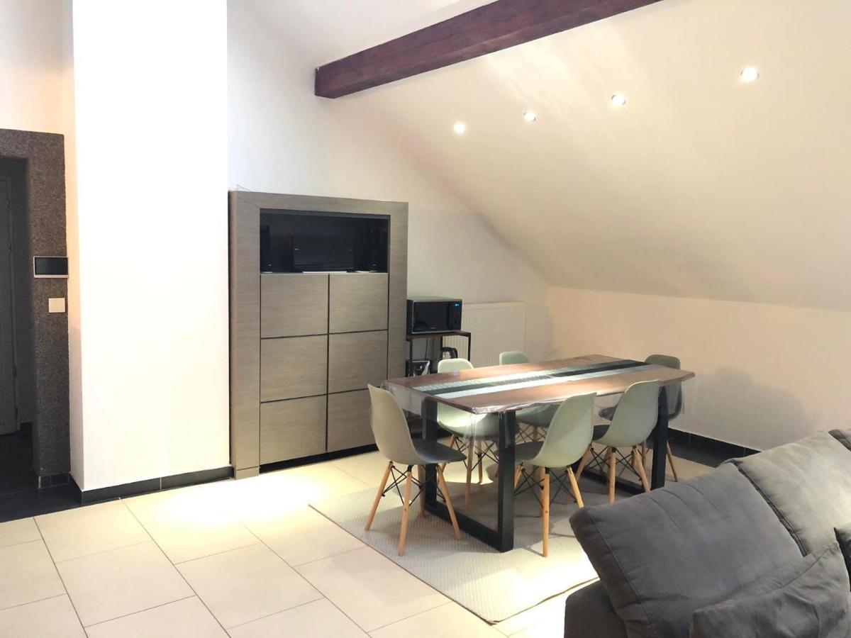Cozy 120M² Apartment With 3 Bedrooms And 1 Home Cinema Useldange Bagian luar foto
