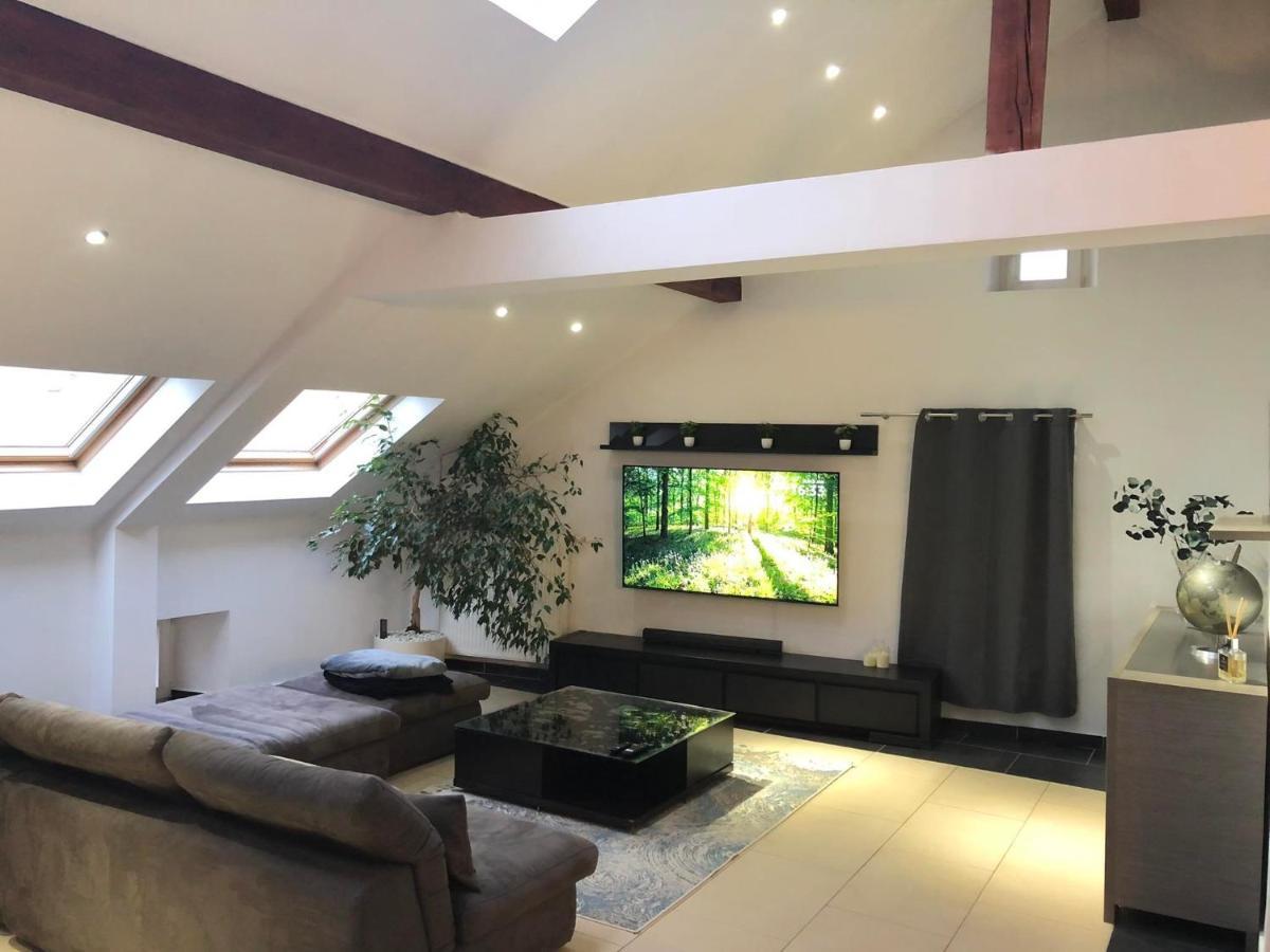 Cozy 120M² Apartment With 3 Bedrooms And 1 Home Cinema Useldange Bagian luar foto